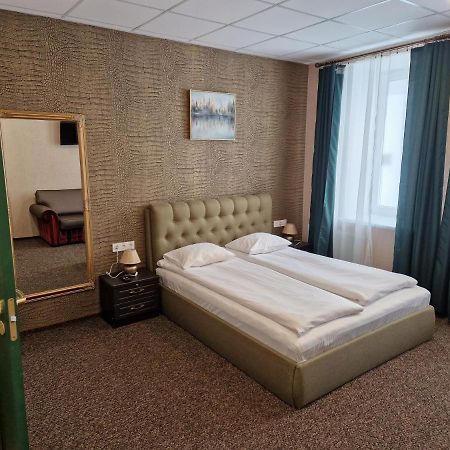 Central Hotel With Free Parking Riga Esterno foto