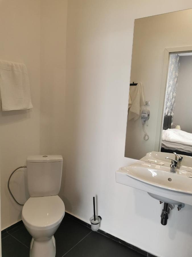 Central Hotel With Free Parking Riga Esterno foto