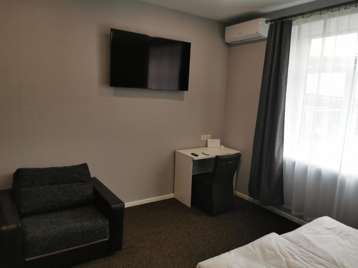 Central Hotel With Free Parking Riga Esterno foto