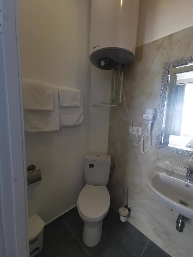 Central Hotel With Free Parking Riga Esterno foto